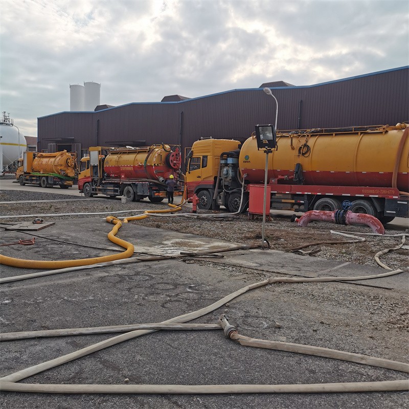 叶集污水池清理